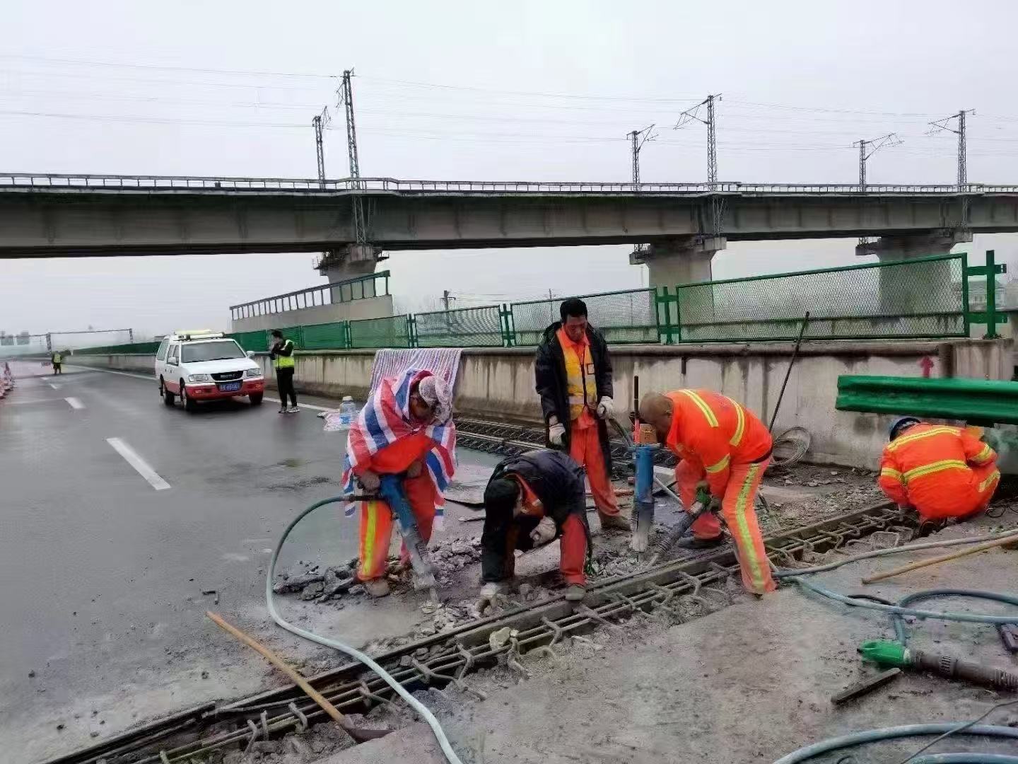 铁山港桥梁伸缩缝抢修料